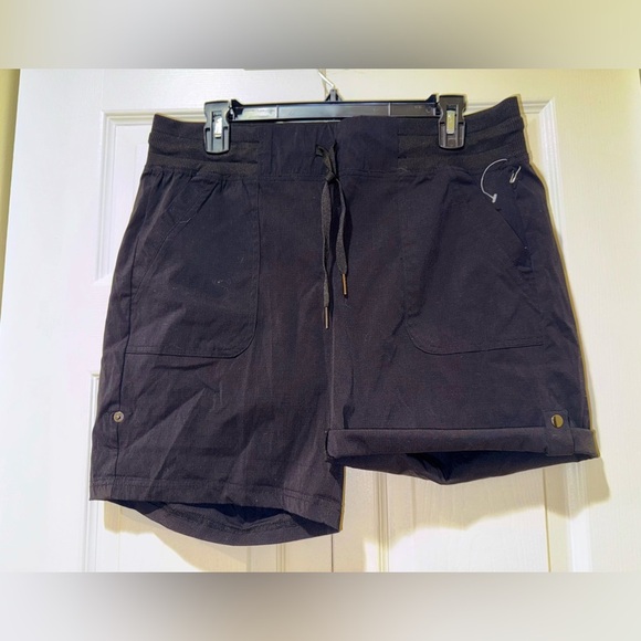 Kyodan Black Activewear shorts. Roll up and snap or leave down. Size L. NWOT - Picture 2 of 9